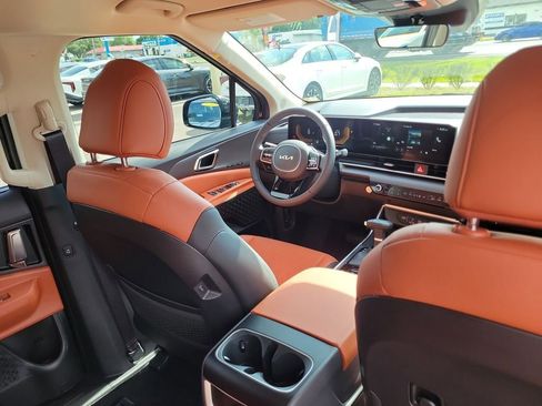 New 2026 Kia Carnival EX FWD image 12