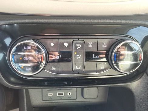 Used 2021 Buick Encore GX Essence w/ Advanced Technology Package image 18