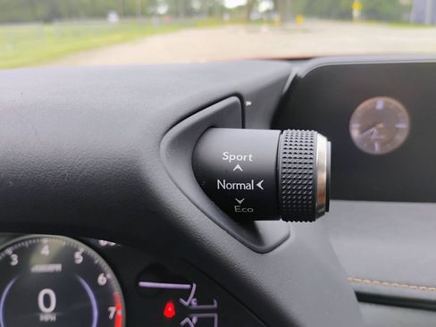 Used 2019 Lexus UX 200 w/ Premium Package FWD image 18