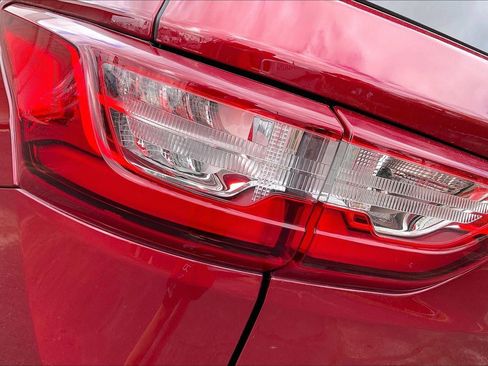 Used 2019 Chevrolet Traverse Premier AWD/4WD image 29