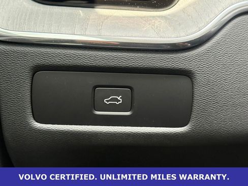 Certified 2025 Volvo XC60 B5 Plus AWD/4WD image 18