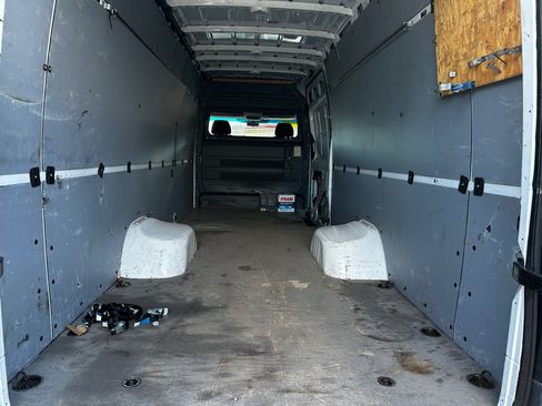 Used 2017 Mercedes-Benz Sprinter 3500 image 13