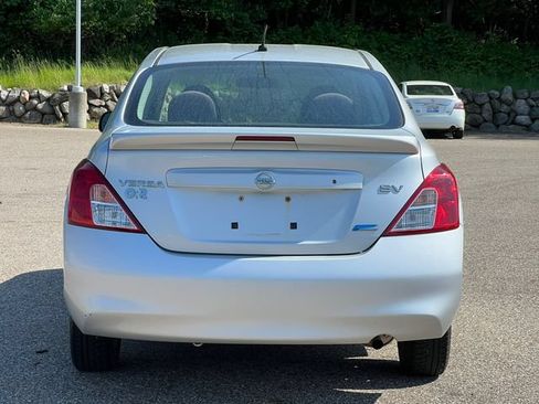Used 2013 Nissan Versa SV FWD image 31