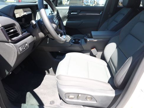 New 2027 GMC Terrain AT4 w/ Convenience Package III AWD/4WD image 11