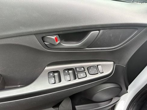 Used 2020 Hyundai Kona SE AWD/4WD image 8
