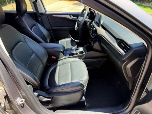 Used 2022 Ford Escape SEL w/ Technology Package AWD/4WD image 8