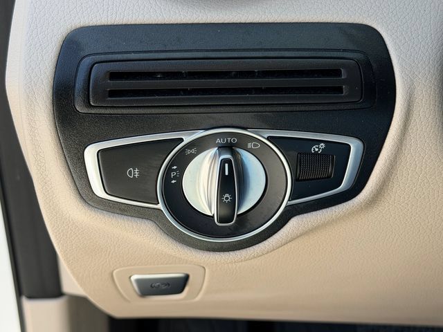Used 2022 Mercedes-Benz GLC 300 4MATIC image 26