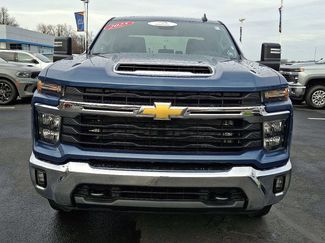 Used 2025 Chevrolet Silverado 2500 LT w/ Convenience Package AWD/4WD video 2