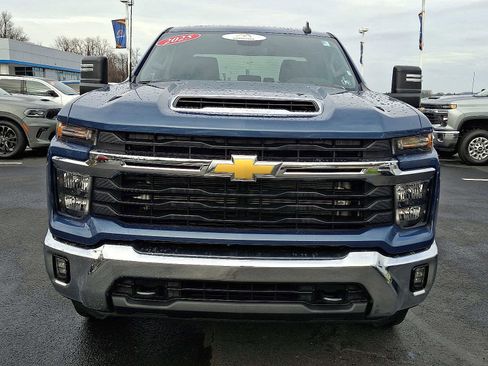 Used 2025 Chevrolet Silverado 2500 LT w/ Convenience Package image 2