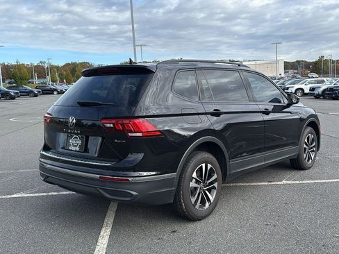 Used 2022 Volkswagen Tiguan S image 5