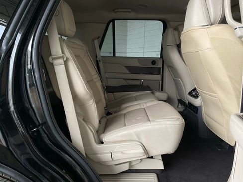 Used 2018 Lincoln Navigator Select w/ Technology Package image 26
