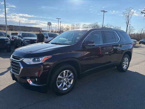 Used 2018 Chevrolet Traverse LT image 3