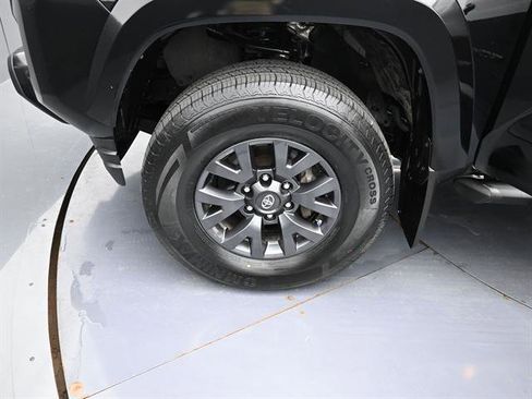 Certified 2023 Toyota Tacoma SR5 w/ Technology Package image 18