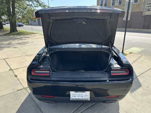 Used 2019 Dodge Challenger SXT AWD/4WD image 31