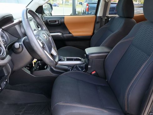 Used 2019 Toyota Tacoma SR5 image 21