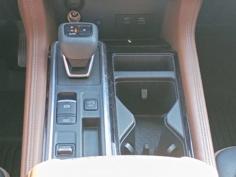 Used 2023 Nissan Pathfinder Platinum FWD image 23