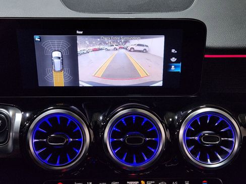 Used 2023 Mercedes-Benz EQB 300 4MATIC image 37