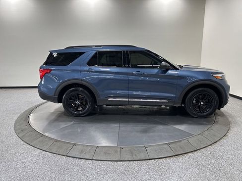 Certified 2020 Ford Explorer XLT w/ Equipment Group 202A AWD/4WD image 6