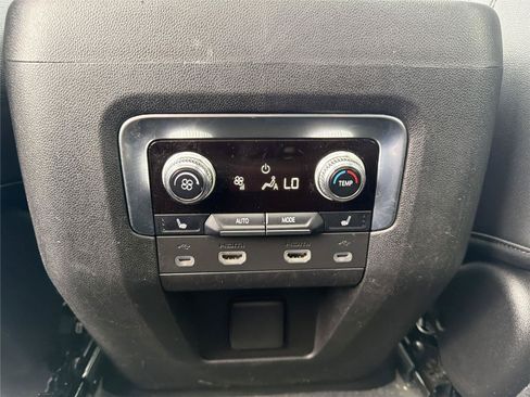 Used 2021 GMC Yukon SLT w/ SLT Luxury Plus Package AWD/4WD image 26