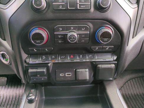 Used 2020 Chevrolet Silverado 1500 LT Trail Boss image 11