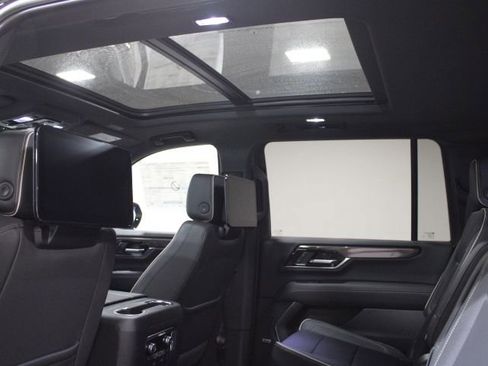 New 2026 GMC Yukon XL Elevation w/ Elevation Premium Package AWD/4WD image 4
