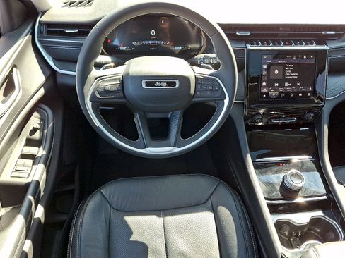 Used 2023 Jeep Grand Cherokee L Laredo AWD/4WD image 20