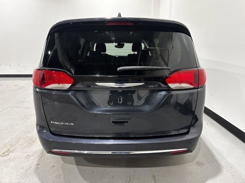 Used 2020 Chrysler Pacifica Touring w/ Advanced Safetytec Group FWD image 27
