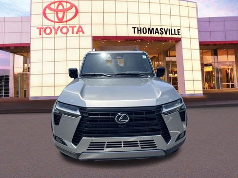 Used 2026 Lexus GX 550 AWD/4WD image 2