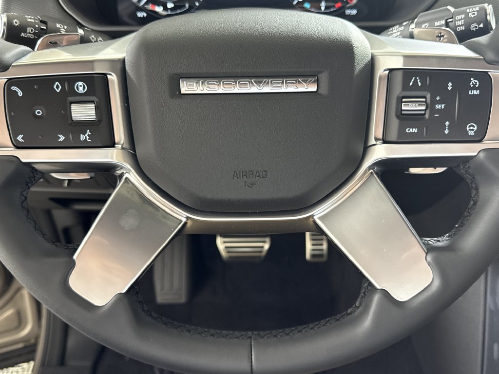 New 2026 Land Rover Discovery Dynamic SE AWD/4WD image 25