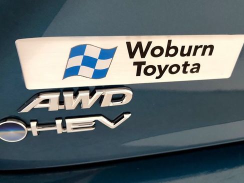 Used 2025 Toyota Camry SE w/ Convenience Package AWD/4WD image 13