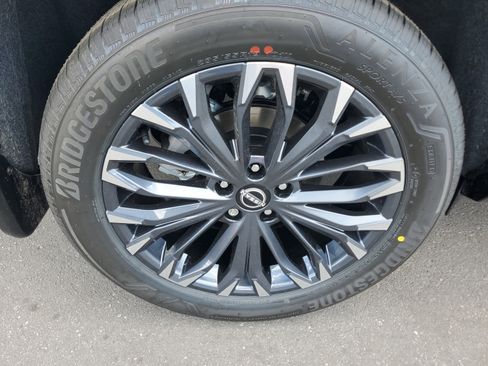 New 2025 Nissan Rogue Platinum w/ Platinum Premium Package image 7