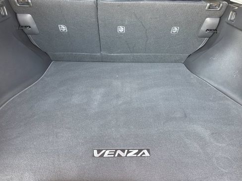 Used 2023 Toyota Venza LE AWD/4WD image 19
