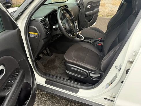 Used 2016 Kia Soul FWD image 36