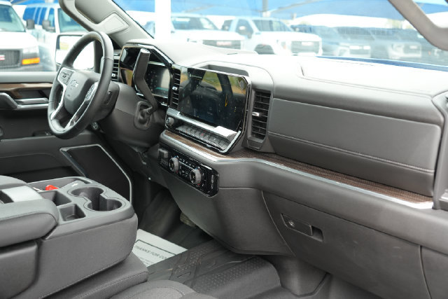 Used 2026 Chevrolet Silverado 1500 RST w/ RST Select Package AWD/4WD image 16