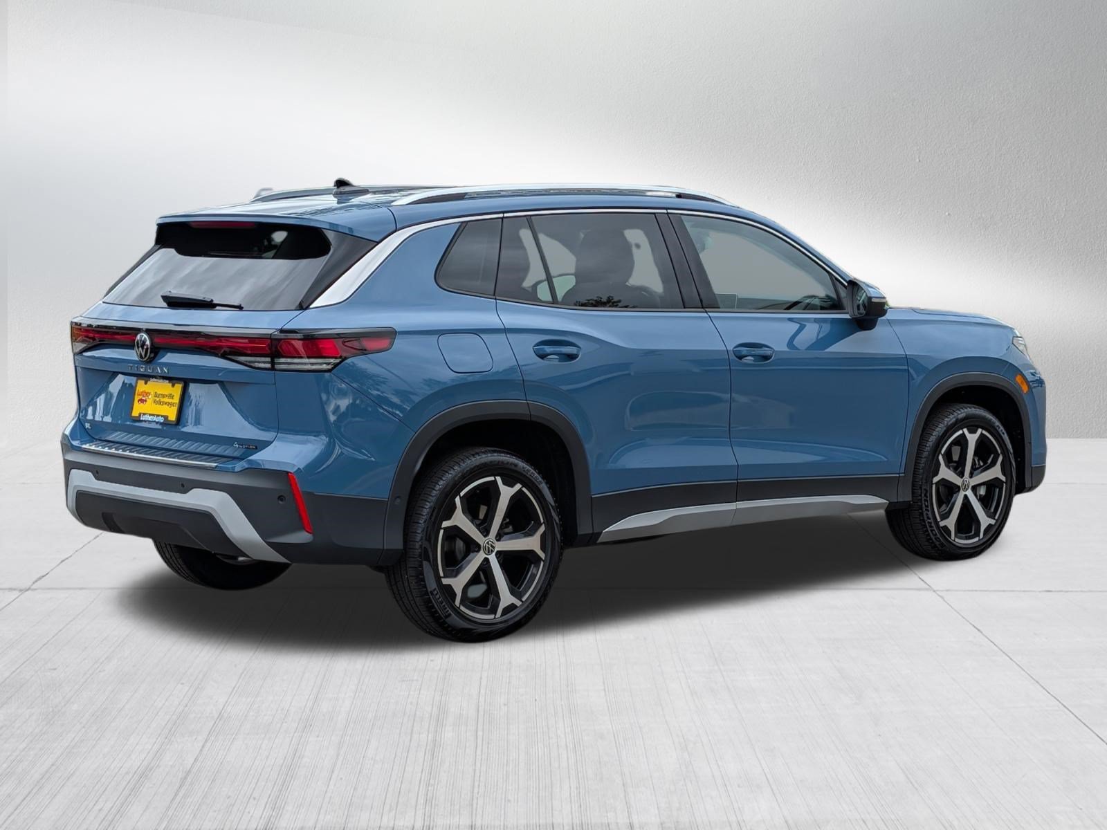 Certified 2026 Volkswagen Tiguan SE AWD/4WD image 7