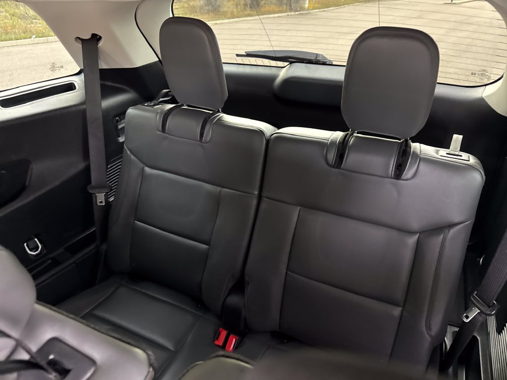 Used 2025 Ford Explorer Active w/ Active Comfort Package AWD/4WD image 25