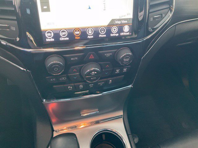 Used 2022 Jeep Grand Cherokee Limited w/ Trailer Tow Group IV AWD/4WD image 15