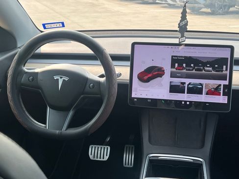 Used 2022 Tesla Model Y Performance AWD/4WD image 20