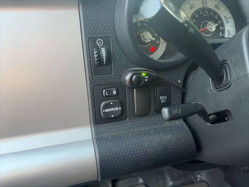 Used 2012 Toyota FJ Cruiser Base image 15