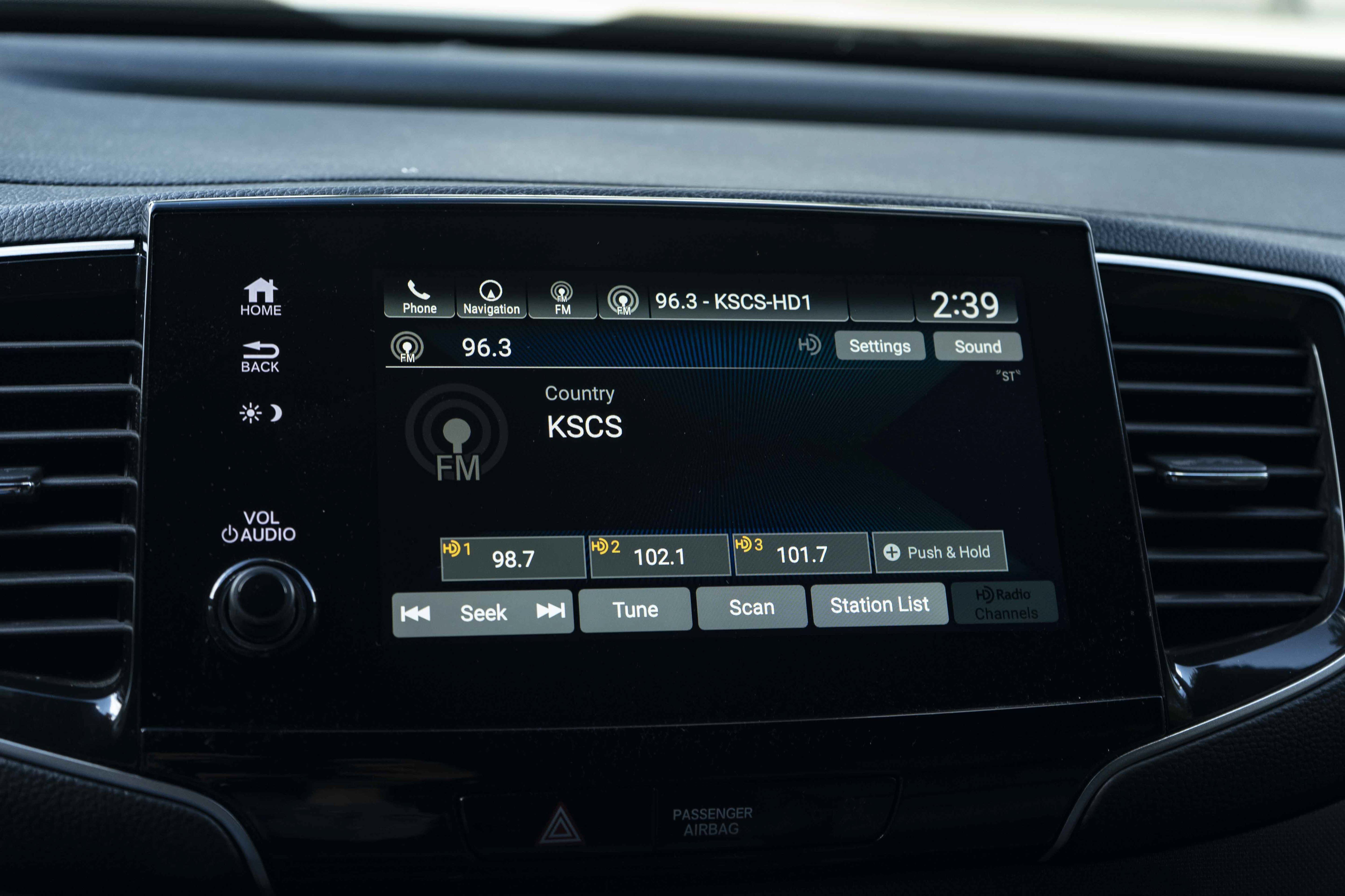 Certified 2024 Honda Passport TrailSport image 30