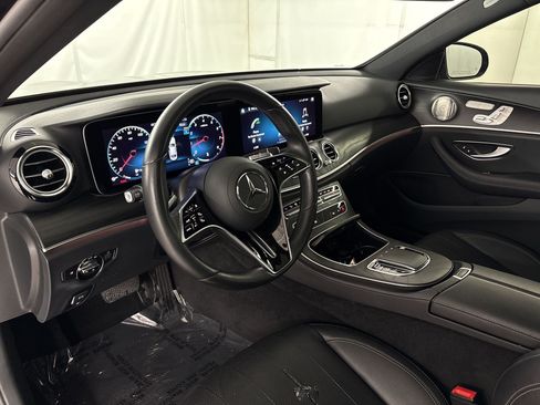 Used 2023 Mercedes-Benz E 350 4MATIC Sedan image 4