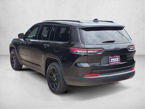Used 2025 Jeep Grand Cherokee L Altitude AWD/4WD image 8