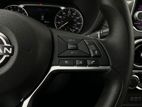 Used 2025 Nissan Sentra SV image 32