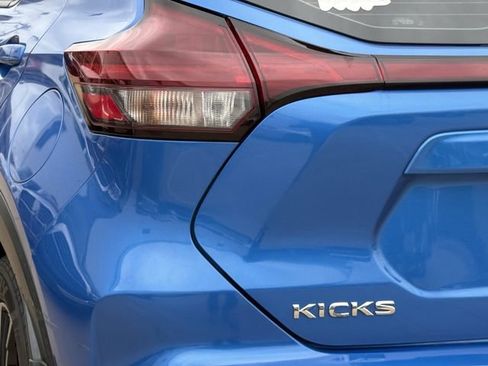 Used 2023 Nissan Kicks SR w/ SR Premium Package image 6