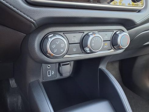 New 2025 Nissan Versa S w/ Trunk Package image 27