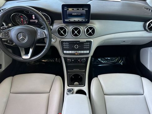 Certified 2020 Mercedes-Benz GLA 250 4MATIC image 29
