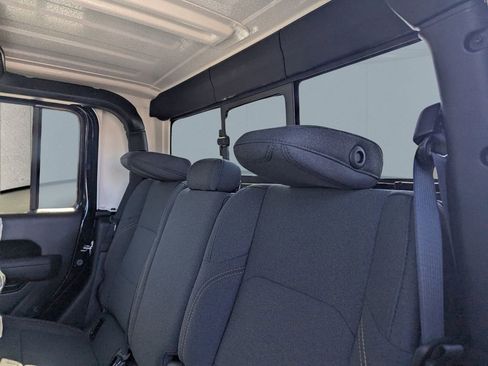 New 2026 Jeep Gladiator Sport image 7