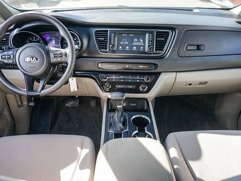Certified 2020 Kia Sedona LX image 13