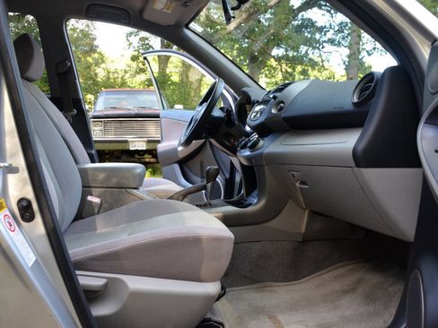 Used 2007 Toyota RAV4 4WD image 14