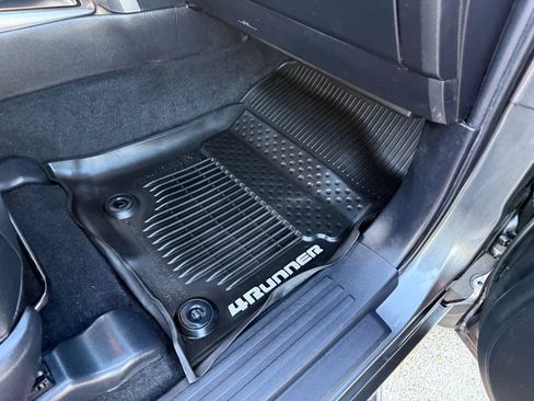 Used 2016 Toyota 4Runner SR5 image 25